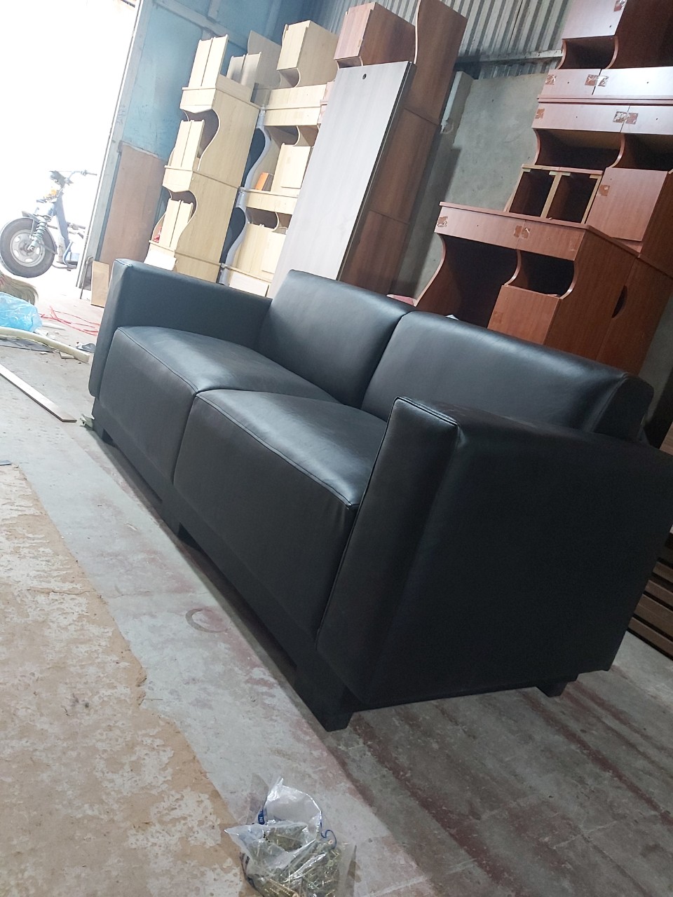 Sofa đen kt 1m8 x80